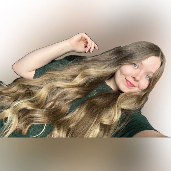 Meet your Posher, Hailey - Picture 3 of 16